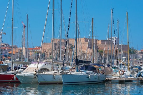 Comment faire une visite touristique enrichissante à Marseille ?